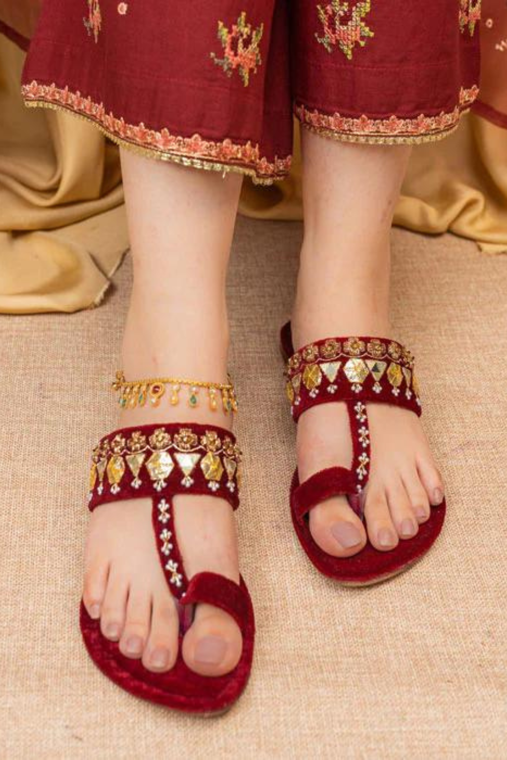 CRIMSON QUEEN - second image