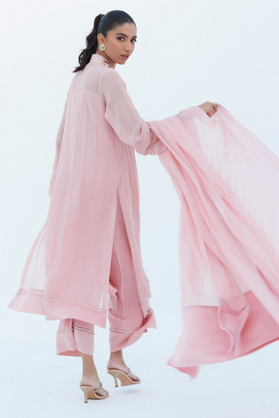 BERNA BLUSH SHIRT AND DUPATTA by Farah Talib Aziz's LEA Spring'23 
