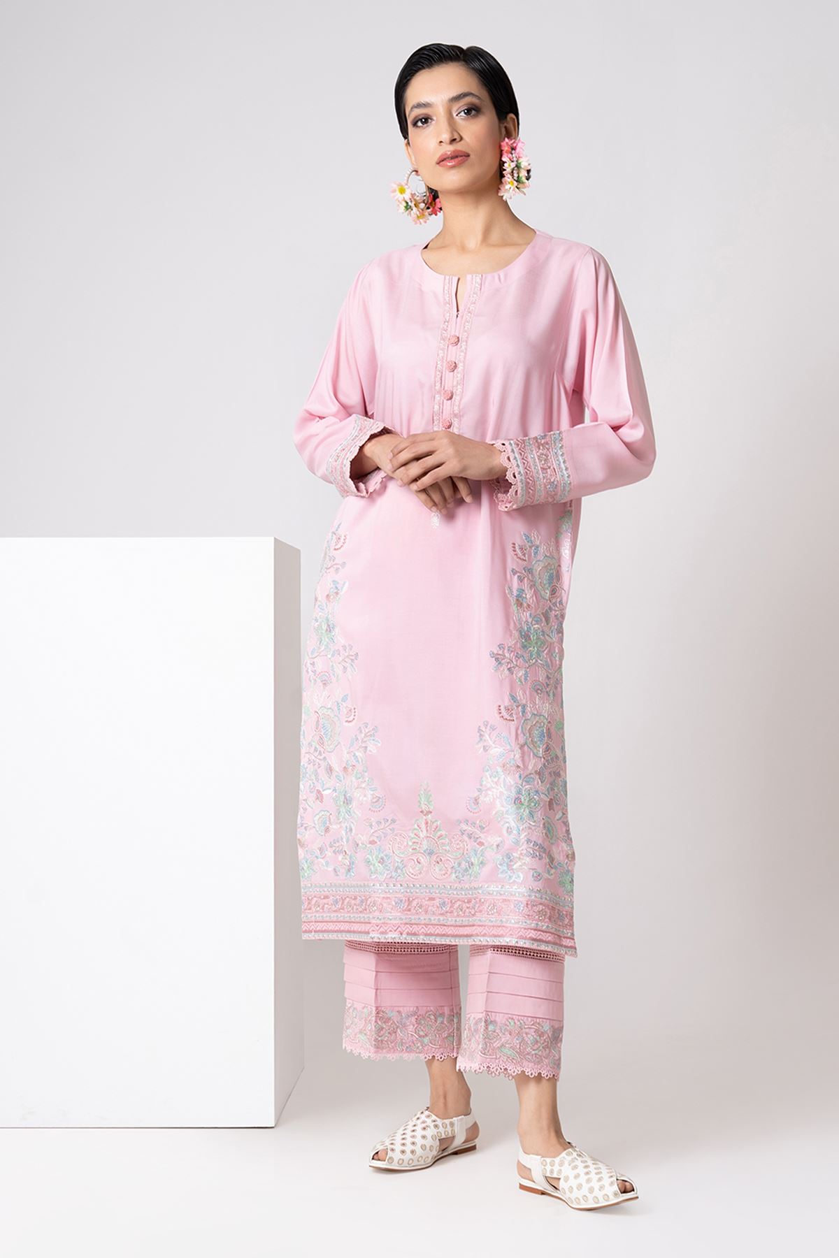 Classic Kameez
Dyed Embroidered | Pure Khaddi Cotton Net