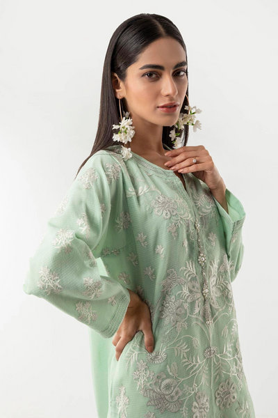 Classic Kurta
Dyed Embroidered | Polyester Doria