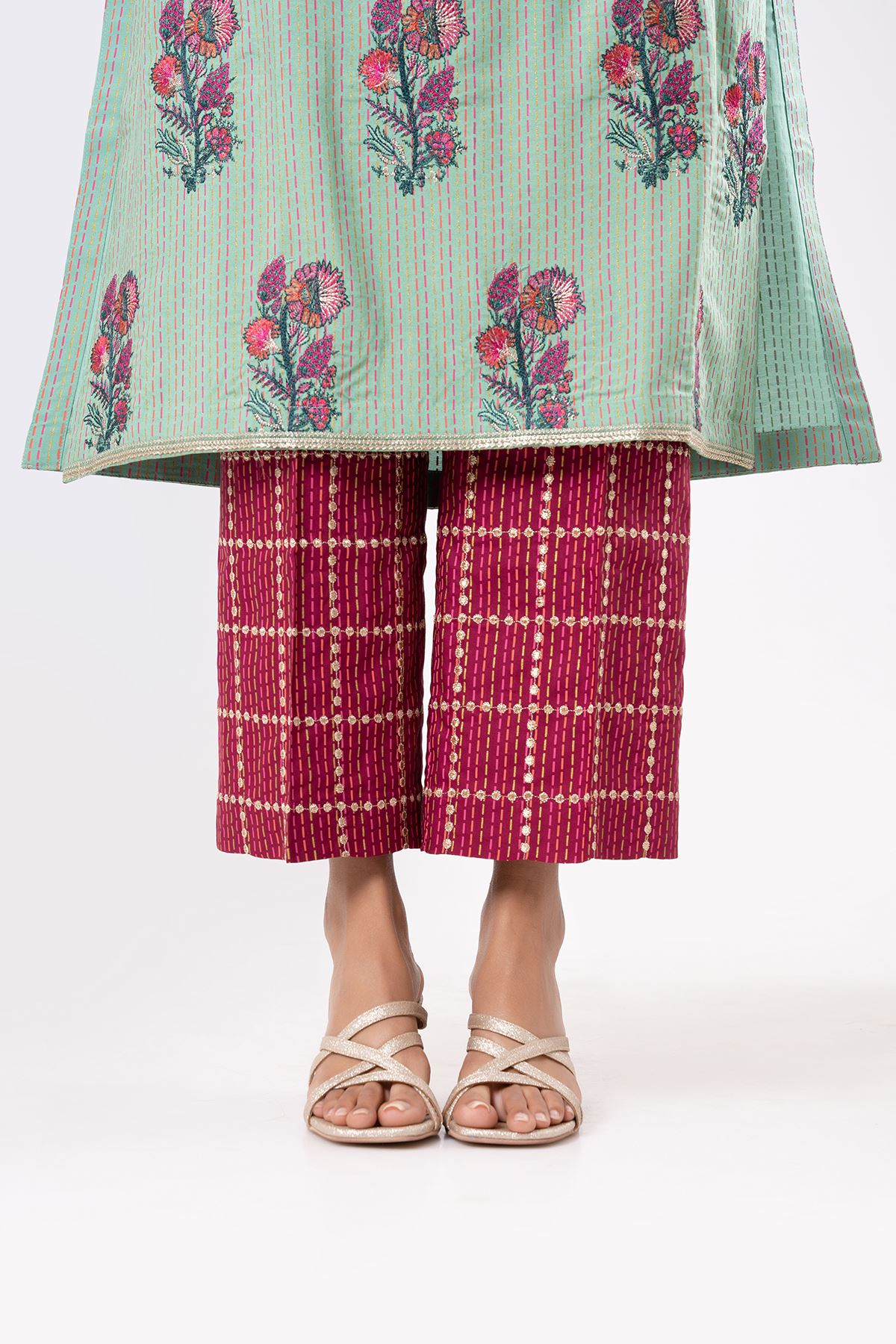 Narrow Culottes
Printed Embroidered | Viscose Oak Silk