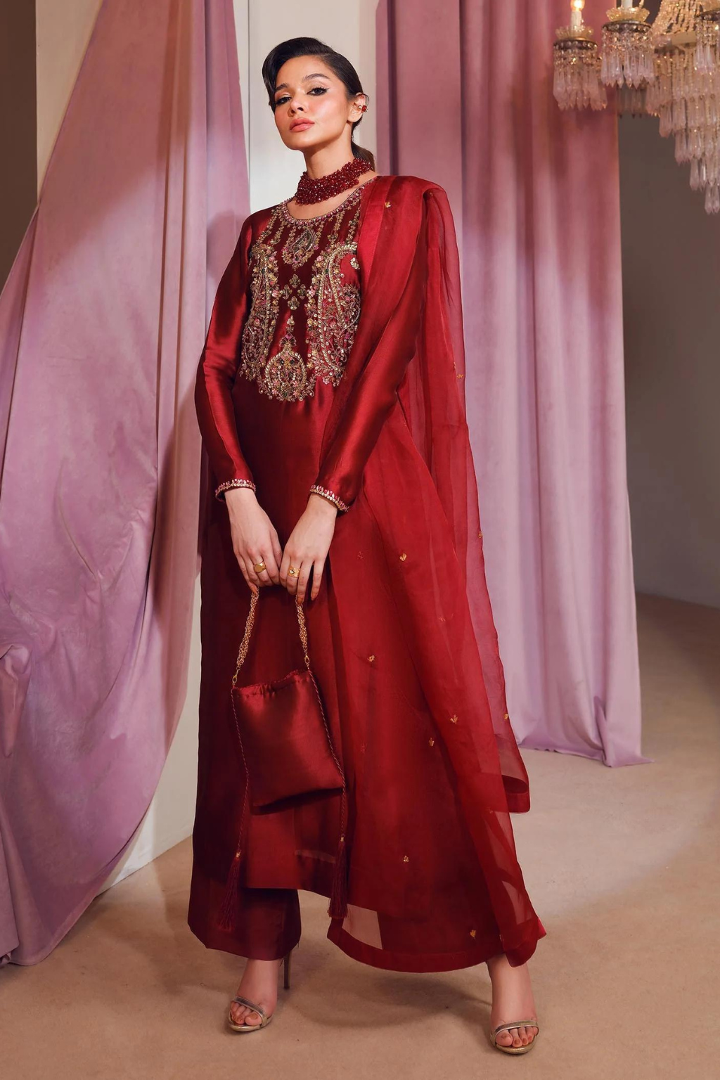 LA BELLA - second image