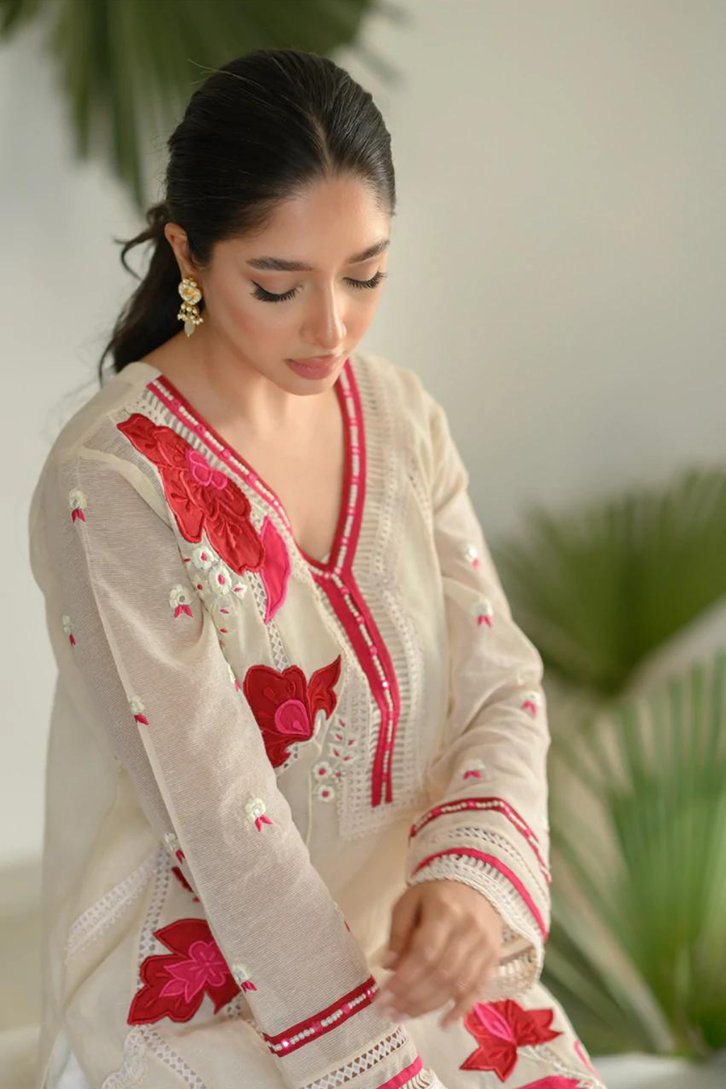 ELLIE - second image