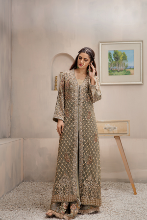 GULLRUKH  Majestic Motifs for Evening Gatherings outfit 