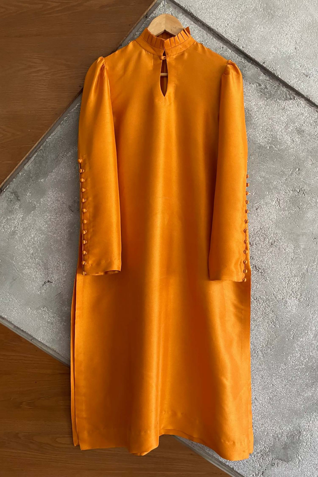 SOLID- FLUORESCENT LUXE SILK Tangerine